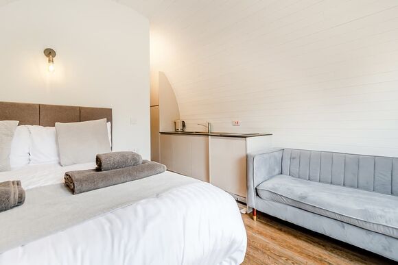 Lakeside Micro Lodge - Killerby Old Hall, Scarborough