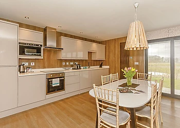 Millington Deluxe Lodge 