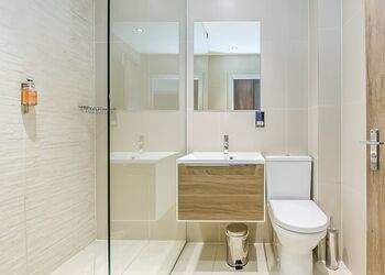 Millington Deluxe Lodge