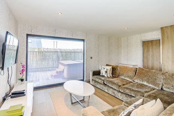 Pocklington Deluxe Lodge