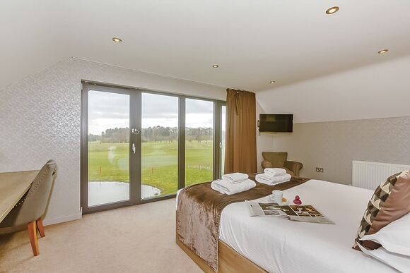 York Deluxe Lodge - Kilnwick Percy Resort, Pocklington, York