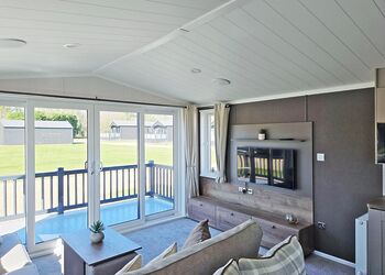 Dynasty Lodge - King Richard’s Country Lodges, Earl Shilton