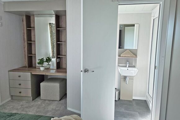 Dynasty Lodge - King Richard’s Country Lodges, Earl Shilton