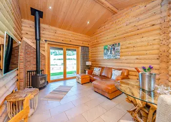 The Paw Pad - Kitty&rsquo;s View Country Lodges, Broxton, Nr Chester