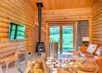 The Paw Pad - Kitty’s View Country Lodges, Broxton, Nr Chester