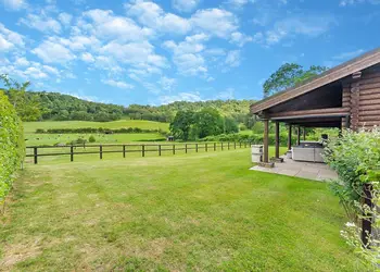 Two Hoots - Kitty’s View Country Lodges, Broxton, Nr Chester