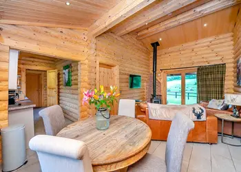 Two Hoots - Kitty’s View Country Lodges, Broxton, Nr Chester