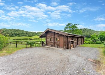 Two Hoots - Kitty&rsquo;s View Country Lodges, Broxton, Nr Chester