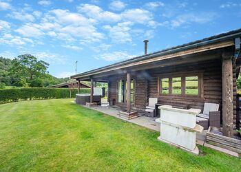 Pheasants Run - Kitty&rsquo;s View Country Lodges, Broxton, Nr Chester