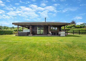 Pheasants Run - Kitty&rsquo;s View Country Lodges, Broxton, Nr Chester