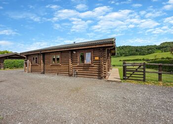 Pheasants Run - Kitty&rsquo;s View Country Lodges, Broxton, Nr Chester