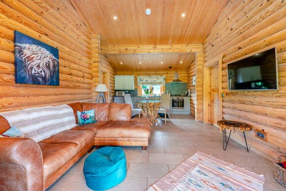 Pheasants Run - Kitty&rsquo;s View Country Lodges, Broxton, Nr Chester