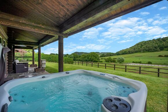 Pheasants Run - Kitty&rsquo;s View Country Lodges, Broxton, Nr Chester