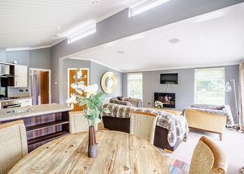 Ladera Luxury Lodge 3 - Ladera Retreat Lodges, Eaton, Congleton