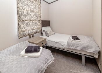 Lake View - Ladera Retreat Lodges, Eaton, Congleton