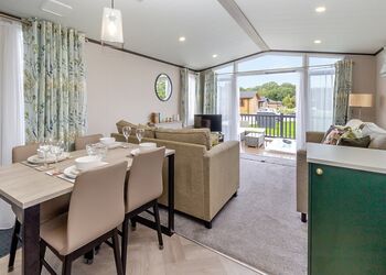 The Lakeland - Ladera Retreat Lodges, Eaton, Congleton