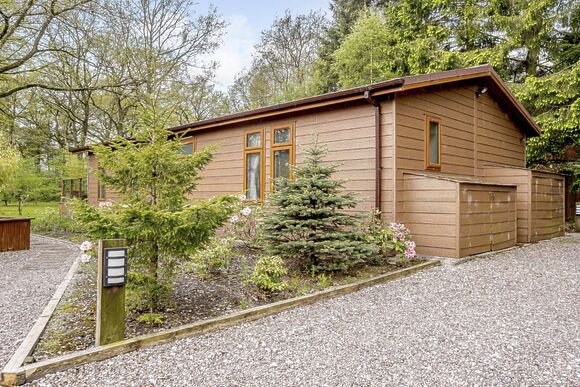 Sparrows Nest - Ladera Retreat Lodges, Eaton, Congleton