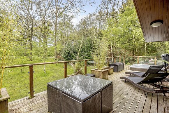 Sparrows Nest - Ladera Retreat Lodges, Eaton, Congleton
