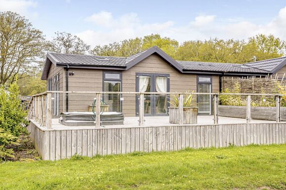 Aspen Views - Ladera Retreat Lodges, Eaton, Congleton