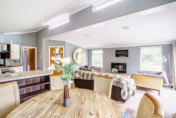 Ladera Luxury Lodge 3 - Ladera Retreat Lodges, Eaton, Congleton