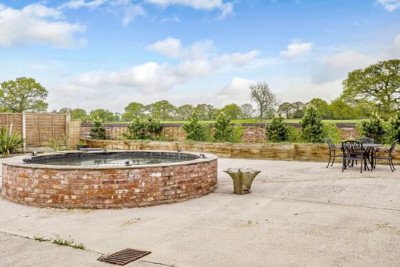 The Stables Retreat - Ladera Retreat Lodges, Eaton, Congleton