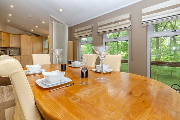 The Woodlands Retreat - Ladera Retreat Lodges, Eaton, Congleton