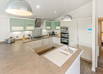 Hornbeam Lodge - Lady&rsquo;s Mile Holiday Park, Dawlish