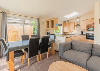 Meadow 3 (Pet) - Lady&rsquo;s Mile Holiday Park, Dawlish