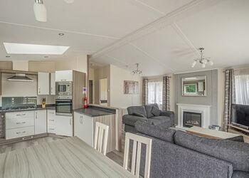 Meadow Lodge 2 (Pet) - Lady&rsquo;s Mile Holiday Park, Dawlish