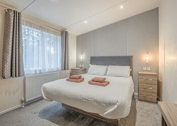 Meadow Lodge 2 (Pet) - Lady&rsquo;s Mile Holiday Park, Dawlish