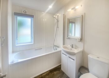 Meadow Lodge 2 (Pet) - Lady&rsquo;s Mile Holiday Park, Dawlish