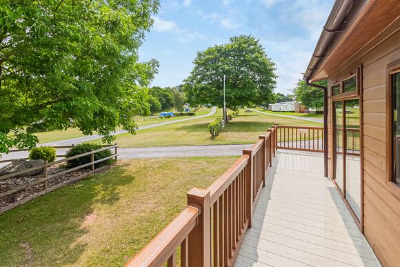 Meadow 3 (Pet) - Lady&rsquo;s Mile Holiday Park, Dawlish