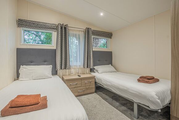 Meadow Lodge 2 (Pet) - Lady&rsquo;s Mile Holiday Park, Dawlish