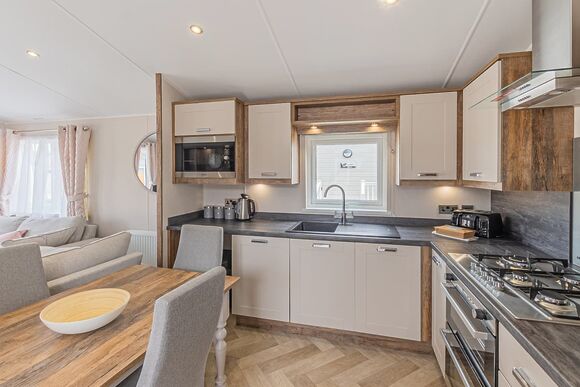 Ivy Platinum - Lady&rsquo;s Mile Holiday Park, Dawlish