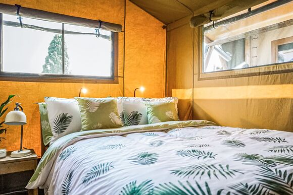 Luxury Glamping Pod - Ladram Bay Holiday Park, Budleigh Salterton