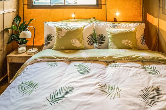 Luxury Glamping Pod - Ladram Bay Holiday Park, Budleigh Salterton