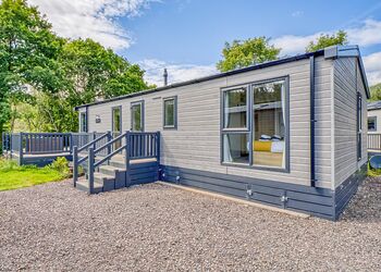 Luxury 2 bed Hot Tub Lodge (Pet) - Loch Awe Holiday Park, Bridge of Awe, Taynuilt, Argyll