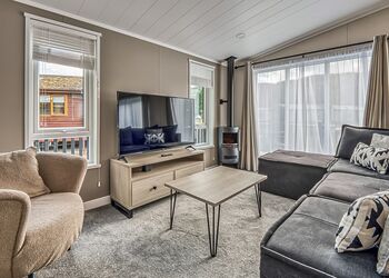 Luxury 3 bed Hot Tub Lodge (Pet) - Loch Awe Holiday Park, Bridge of Awe, Taynuilt, Argyll