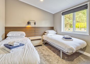 Luxury 3 bed Hot Tub Lodge (Pet) - Loch Awe Holiday Park, Bridge of Awe, Taynuilt, Argyll