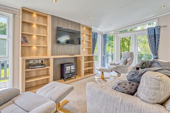 Luxury 2 bed Hot Tub Lodge (Pet) - Loch Awe Holiday Park, Bridge of Awe, Taynuilt, Argyll