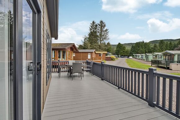 Luxury 3 bed Hot Tub Lodge (Pet) - Loch Awe Holiday Park, Bridge of Awe, Taynuilt, Argyll