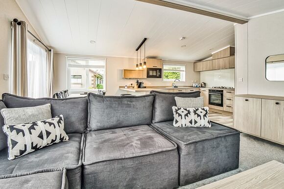 Luxury 3 bed Hot Tub Lodge (Pet) - Loch Awe Holiday Park, Bridge of Awe, Taynuilt, Argyll