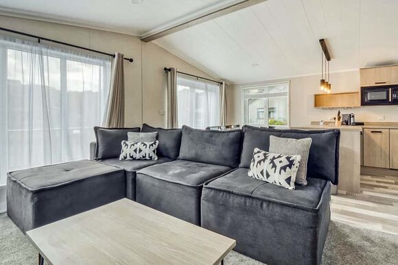 Luxury 3 bed Hot Tub Lodge (Pet) - Loch Awe Holiday Park, Bridge of Awe, Taynuilt, Argyll