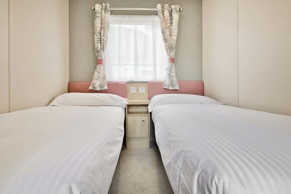 Gold Caravan 2 (Pet) - Loch Awe Holiday Park, Bridge of Awe, Taynuilt, Argyll