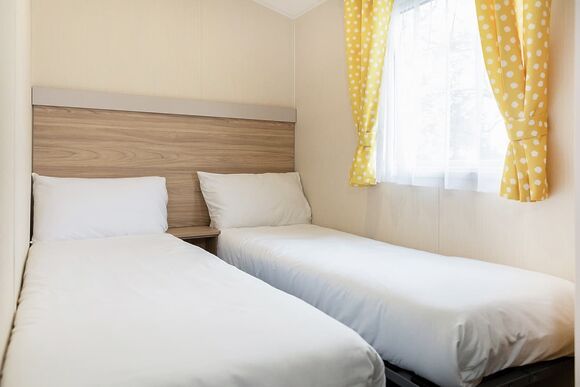 Gold+ 3 Caravan Pet Friendly - Chichester Lakeside Holiday Park, Chichester