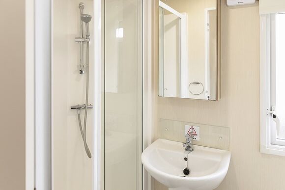 Gold  3 Caravan (Pet) - Chichester Lakeside Holiday Park, Chichester