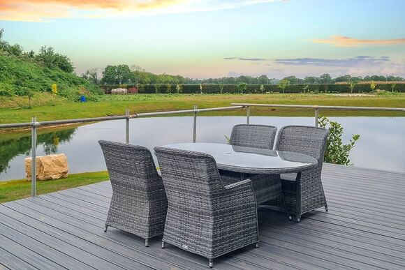 Rabbit Lodge - Lakeside Luxury Lodges, Thorney, Nr Lincoln