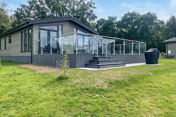 Hedgehog Lodge - Lakeside Luxury Lodges, Thorney, Nr Lincoln