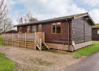 Lakeside 32 - South Lakeland Leisure Village, Carnforth