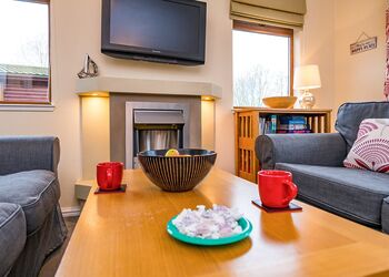 Lakeside 32 - South Lakeland Leisure Village, Carnforth